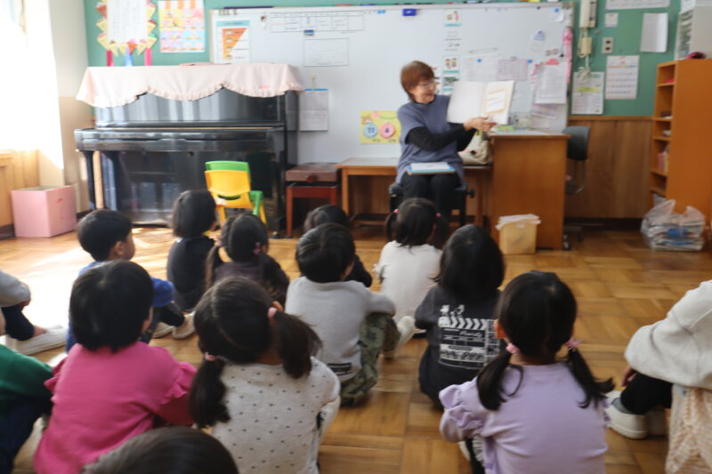 絵本の読み聞かせ会