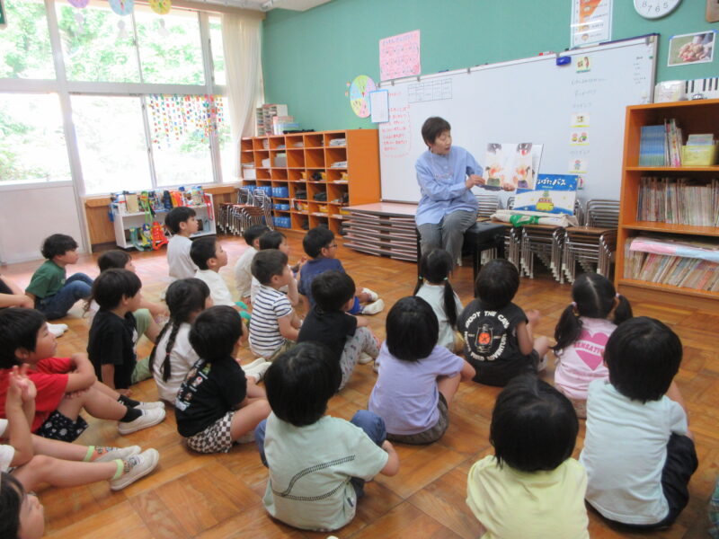 絵本の読み聞かせ会